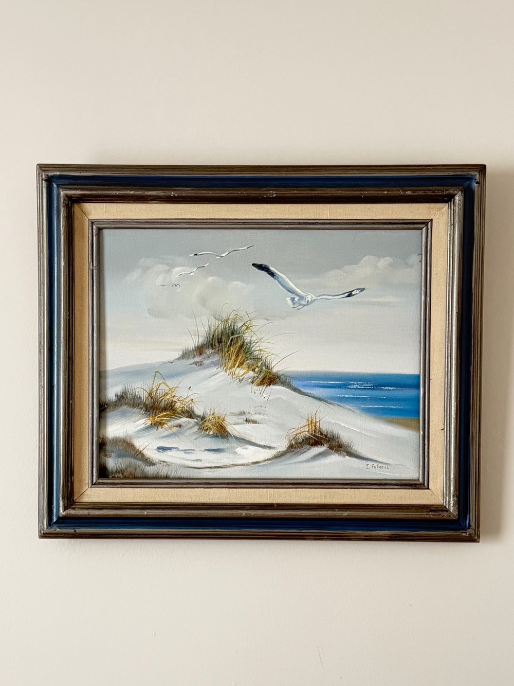 Vtg Fredrix Canvas Framed Artwork Signed I. Futrell  19x16.5 Seagulls Beach Scen
